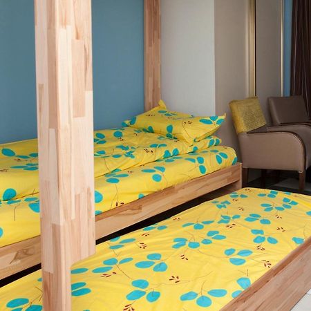 Club246 Paris Saint Martin Bed & Breakfast Bagian luar foto