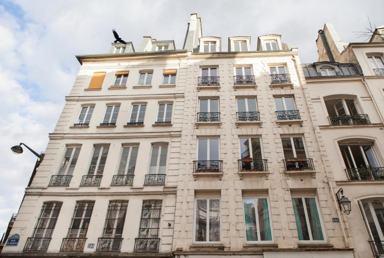 Club246 Paris Saint Martin Bed & Breakfast Bagian luar foto