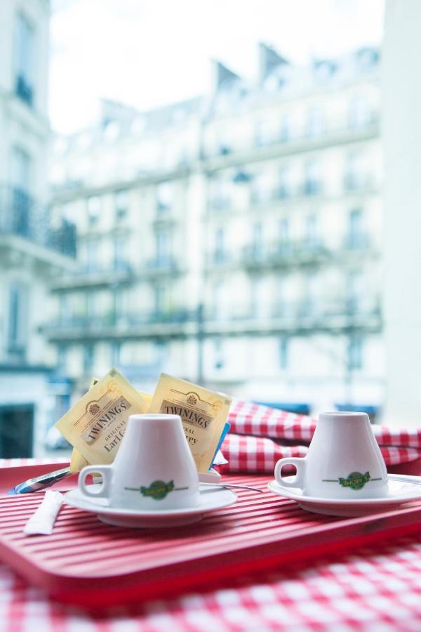 Club246 Paris Saint Martin Bed & Breakfast Bagian luar foto