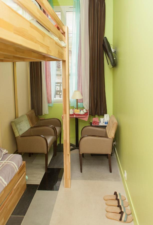 Club246 Paris Saint Martin Bed & Breakfast Bagian luar foto