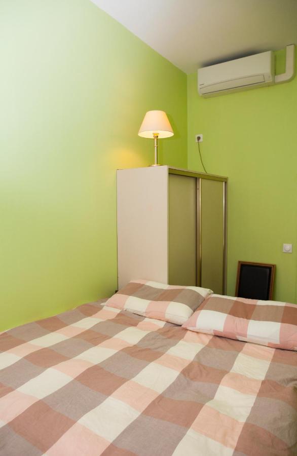 Club246 Paris Saint Martin Bed & Breakfast Bagian luar foto